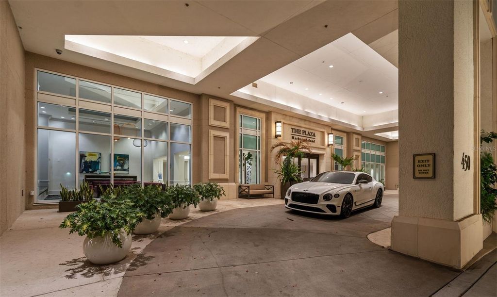 Photo of 450 Knights Run Avenue #2004, Tampa, FL 33602 (MLS # TB8497076)