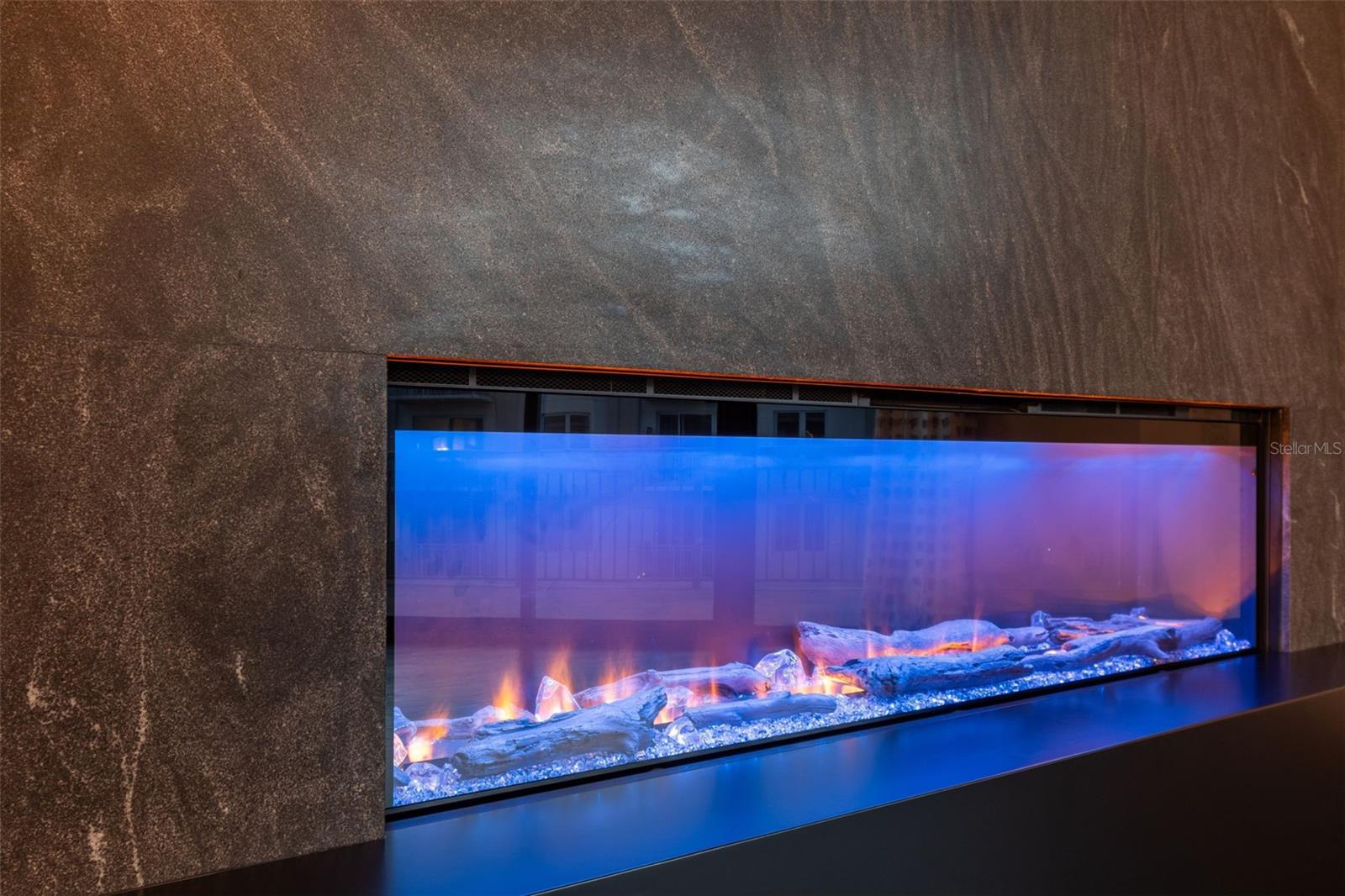 THE PLAZA HARBOUR ISLAND A CON - Residential