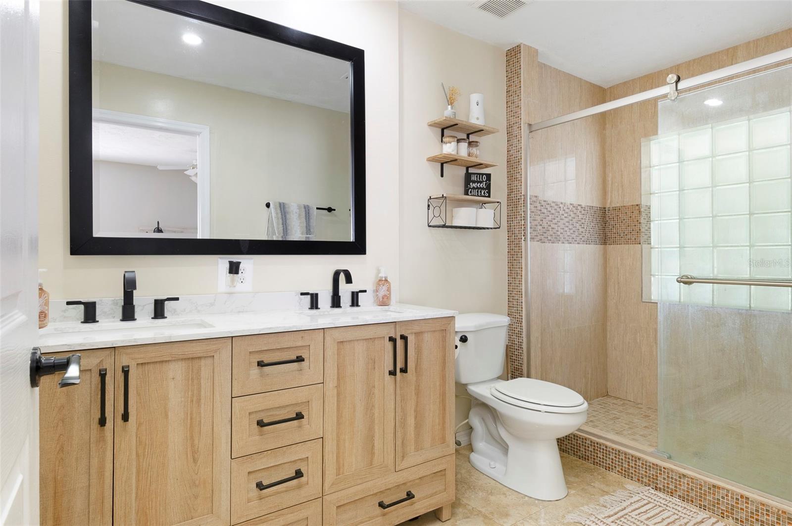 COUNTRY AIRE PH TWO - Residential