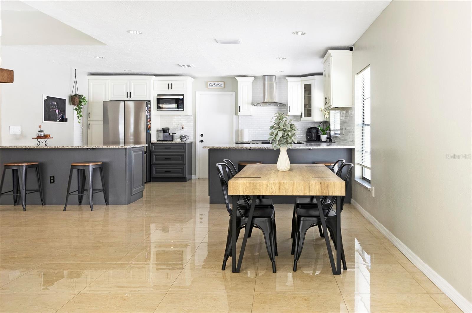 COUNTRY AIRE PH TWO - Residential