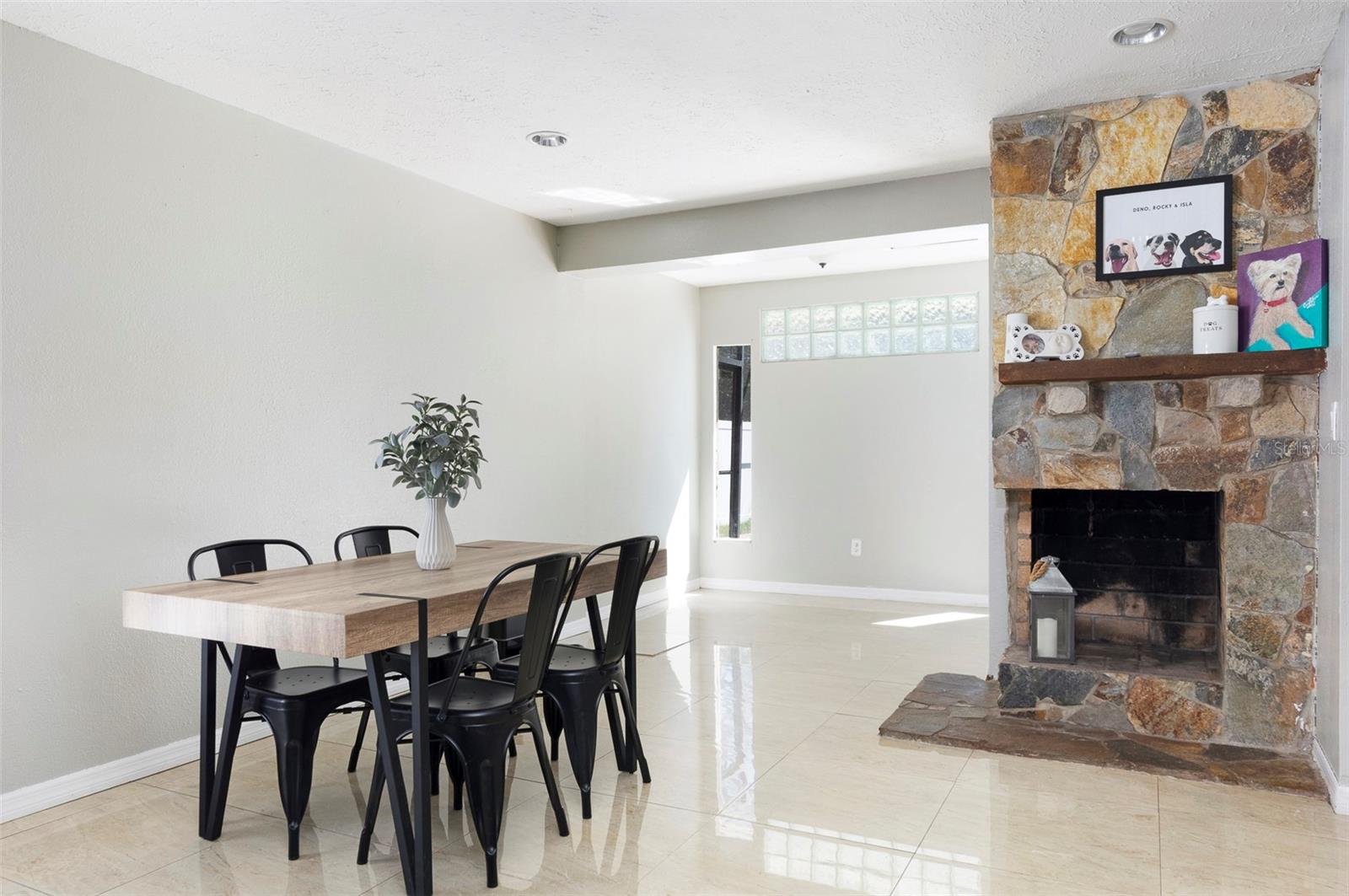 COUNTRY AIRE PH TWO - Residential