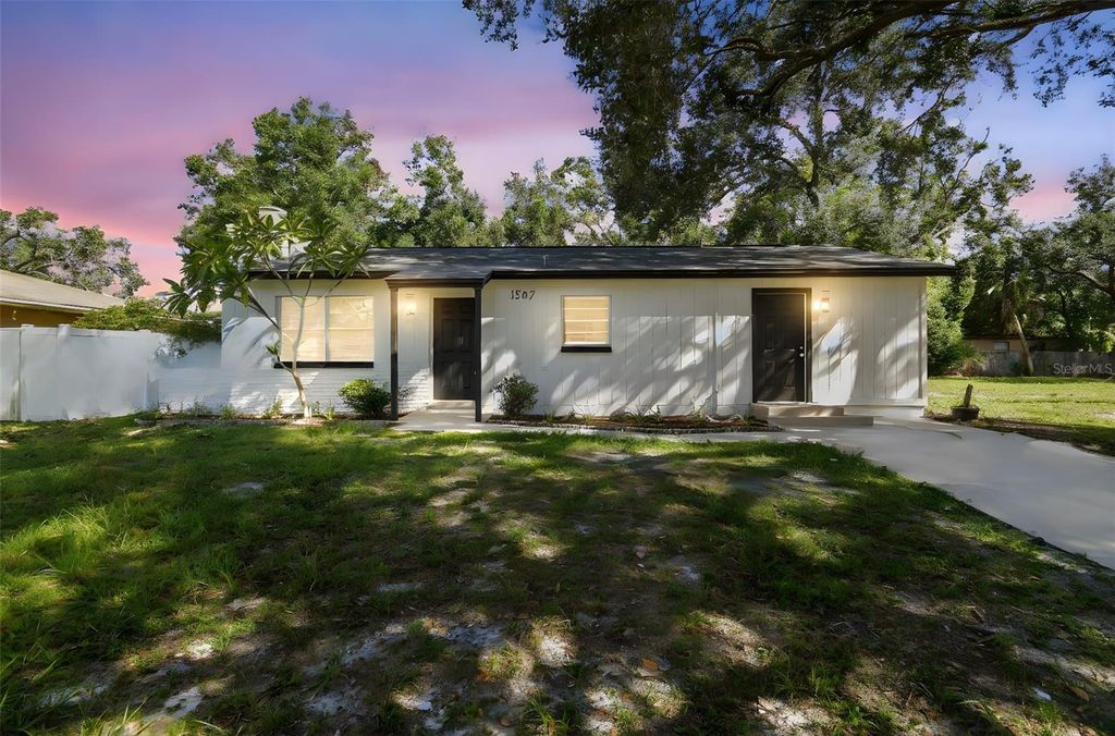 Photo of 1507 W Hollywood Street, Tampa, FL 33604 (MLS # TB8432779)