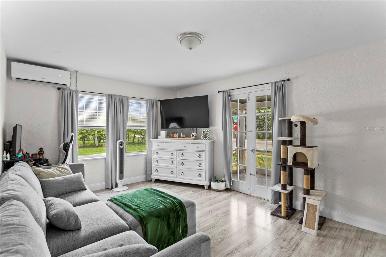 HARRIS SCHOOL ADD - Residential Income