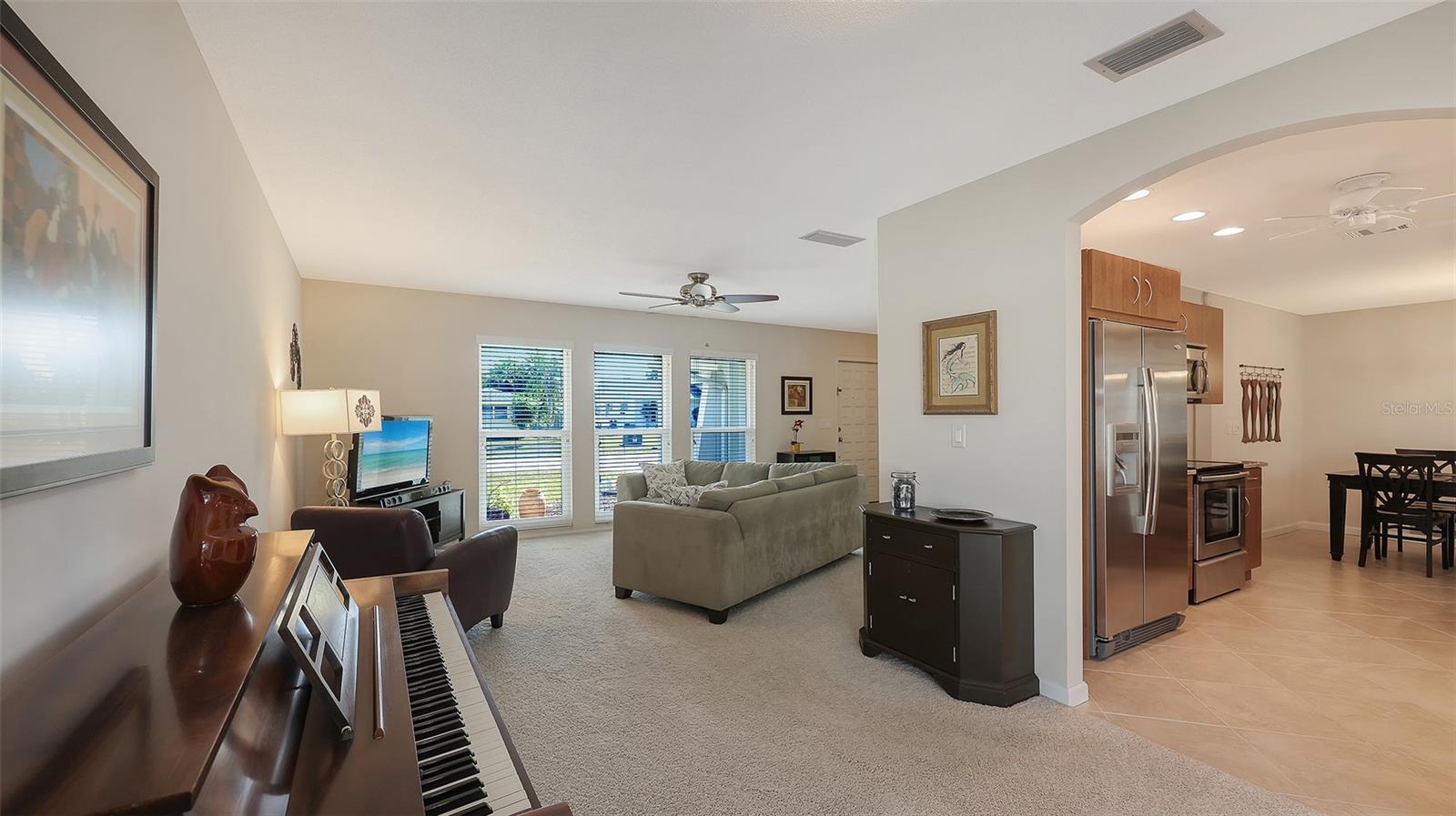 GLEN OAKS COUNTRY CLUB ESTATES - Residential