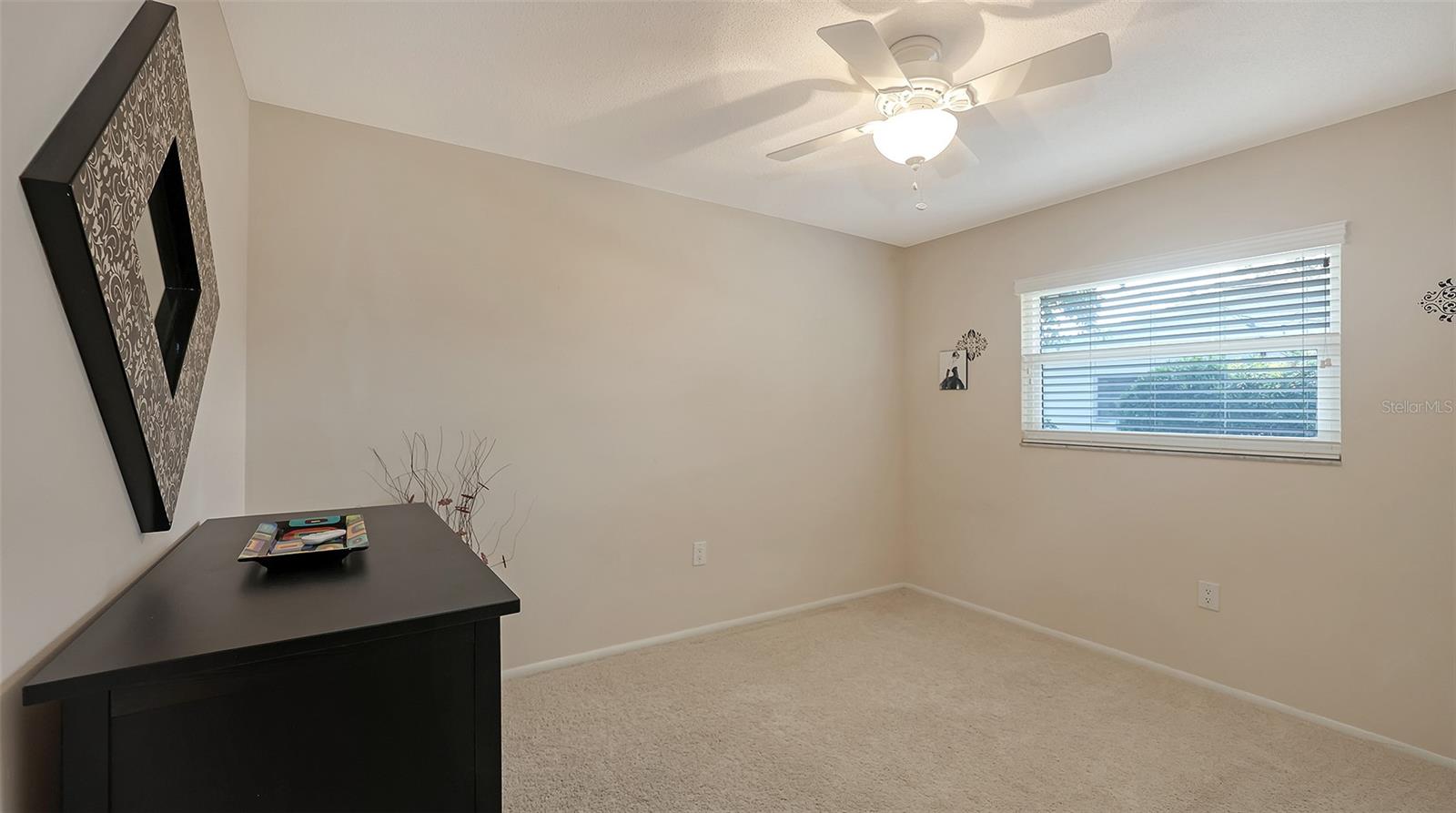 GLEN OAKS COUNTRY CLUB ESTATES - Residential