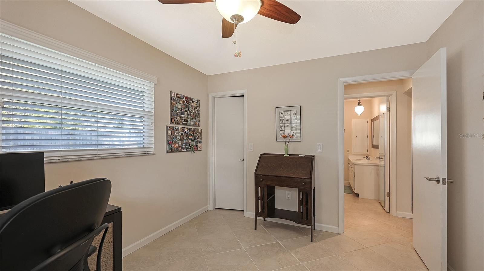 GLEN OAKS COUNTRY CLUB ESTATES - Residential