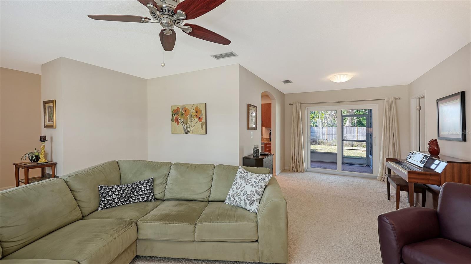 GLEN OAKS COUNTRY CLUB ESTATES - Residential