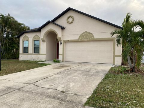 A home in PALMETTO