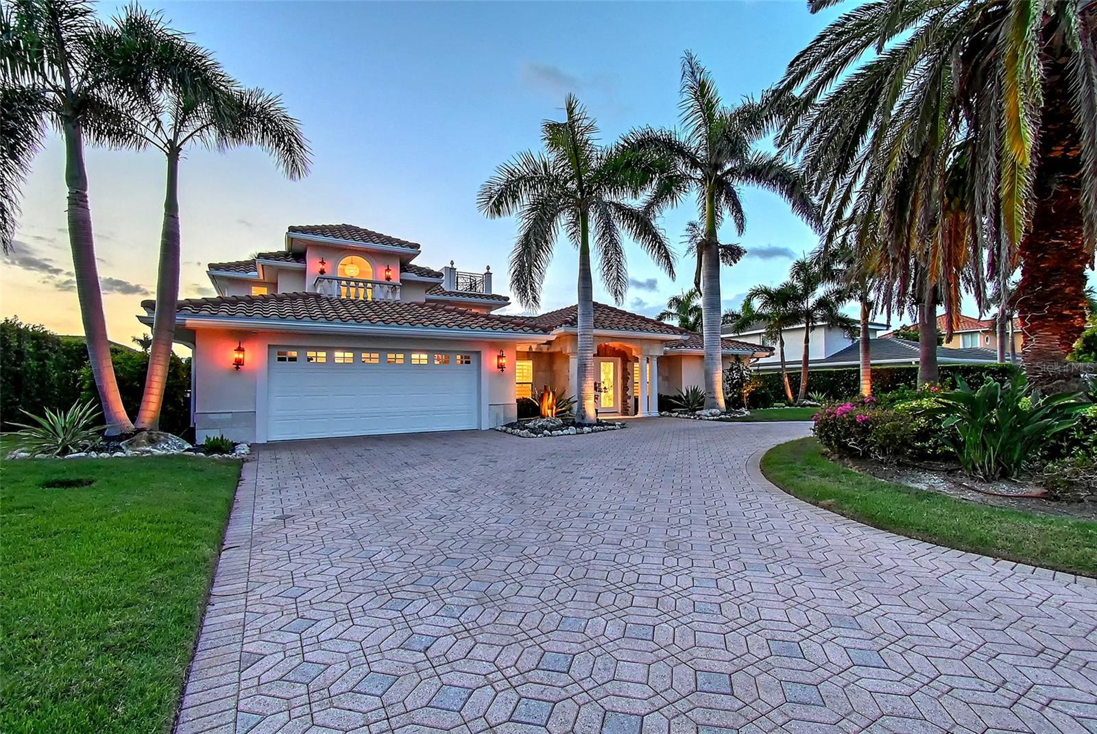 571 BIRDIE LANE