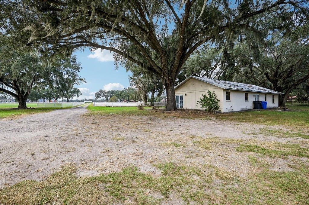 Photo of 1521 Cre Road, Dover, FL 33527 (MLS # TB8562040)