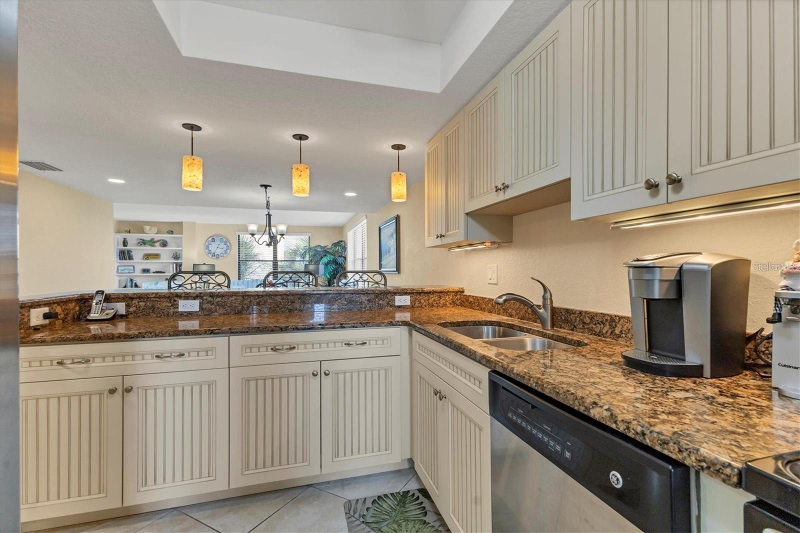 ISLAND REEF I - Residential Lease