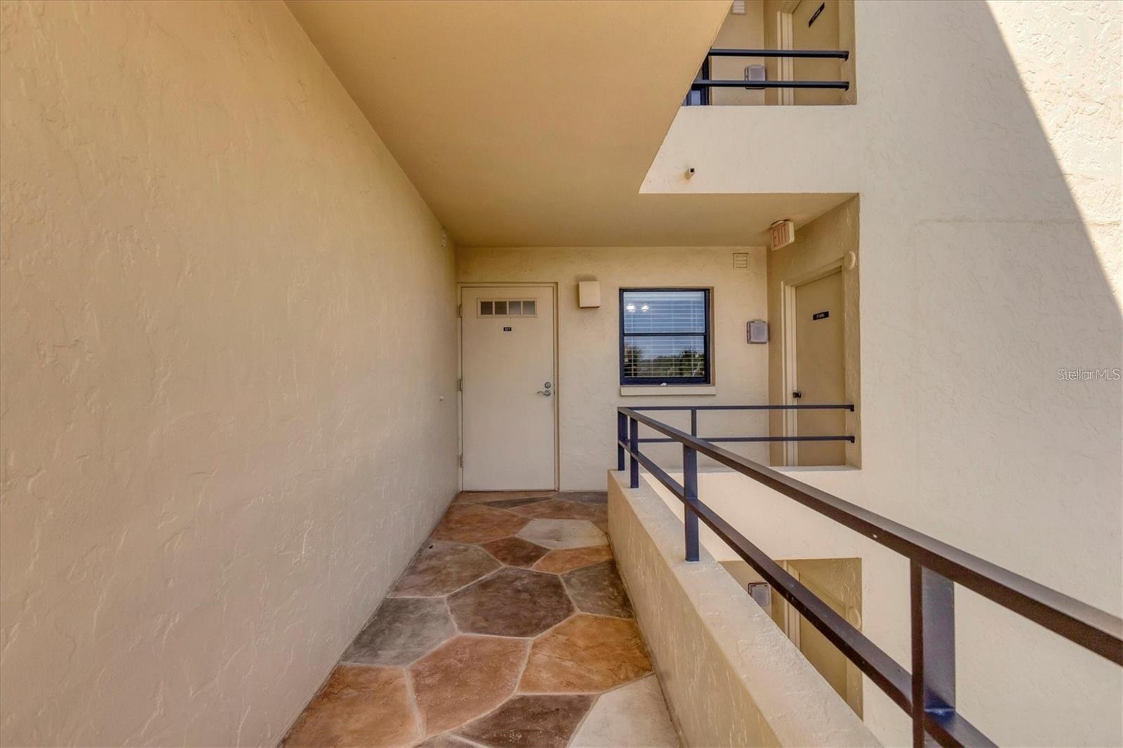 ISLAND REEF I - Residential Lease