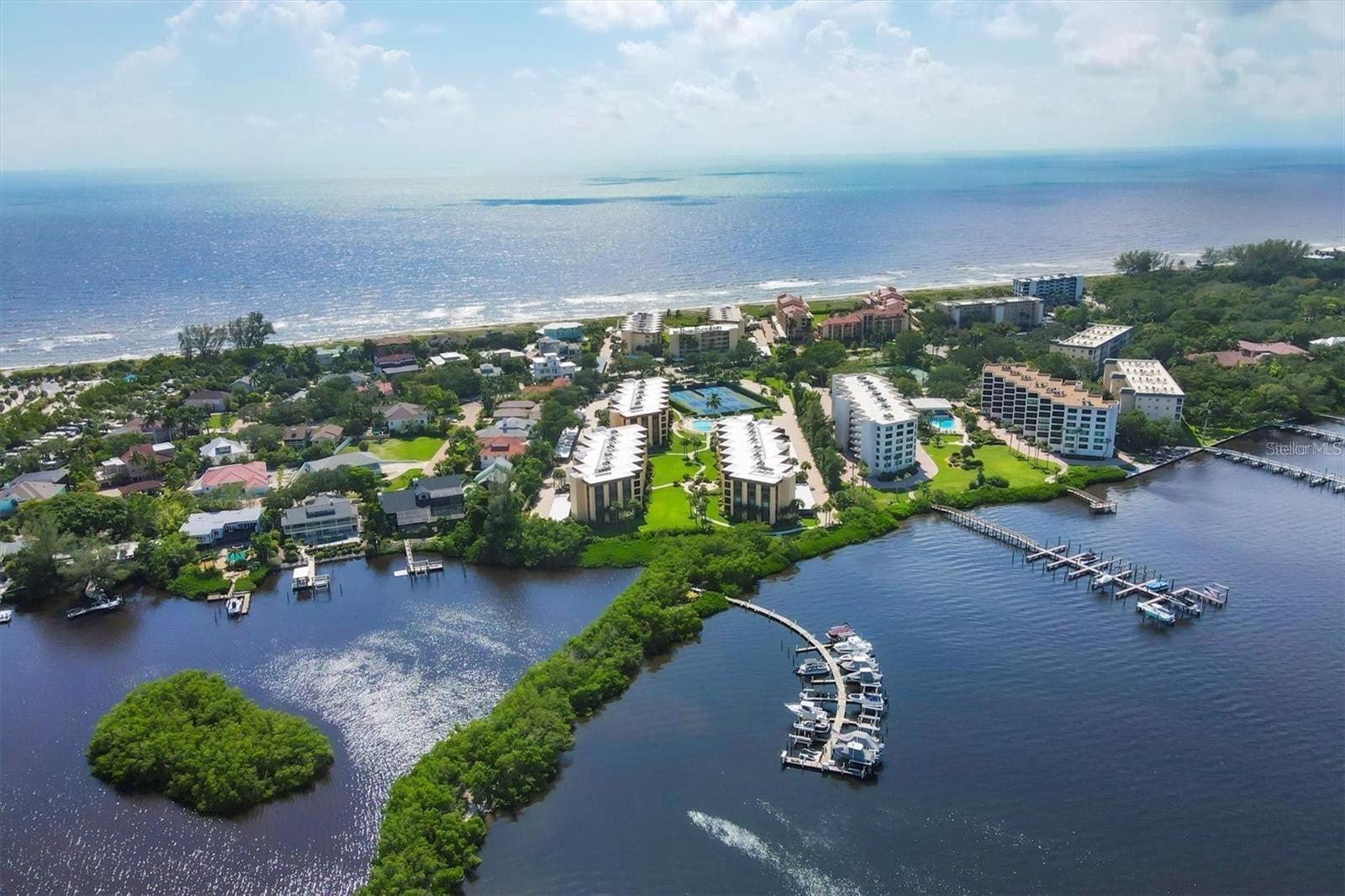 ISLAND REEF I - Residential Lease