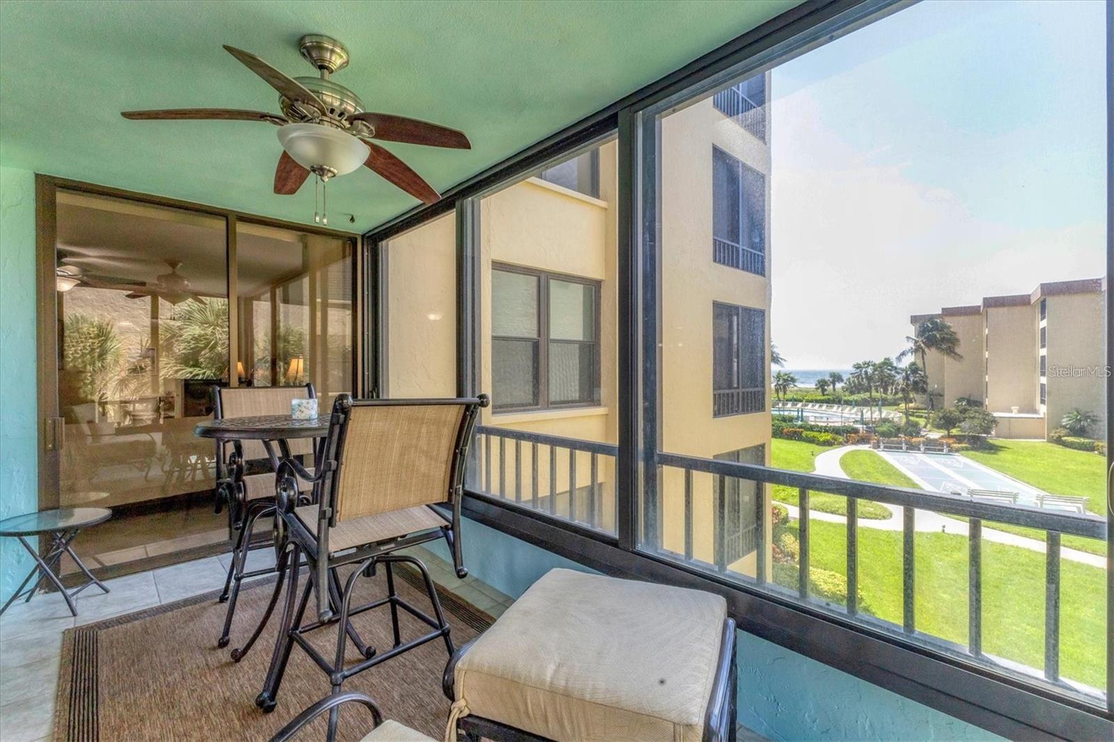 ISLAND REEF I - Residential Lease