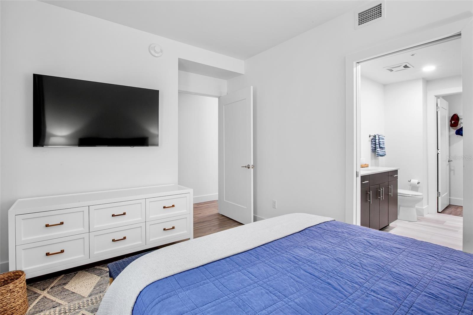 THE STRAND OF SARASOTA - Residential