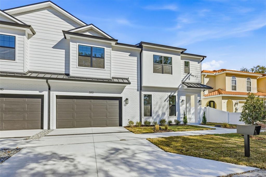 Photo of 3012 S Esperanza Avenue, Tampa, FL 33629 (MLS # TB8322912)