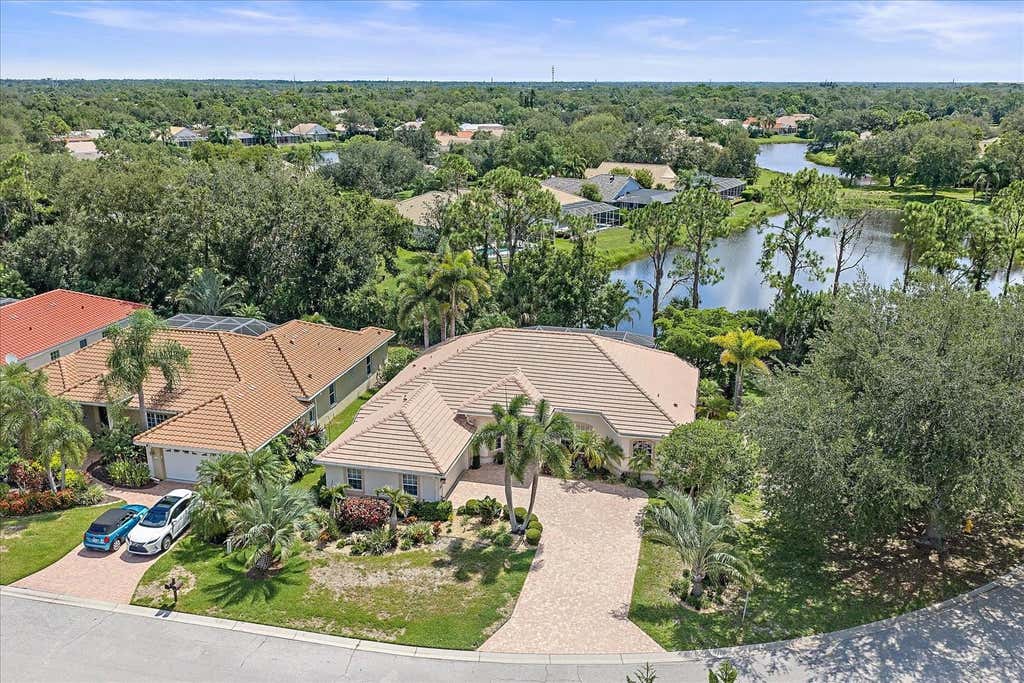 Photo of 7213 Southgate Court, Sarasota, FL 34243 (MLS # A4702944)