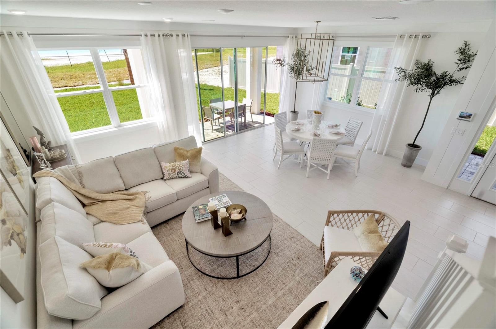 EPPERSON CRYSTAL LAGOON TWNHMS - Residential