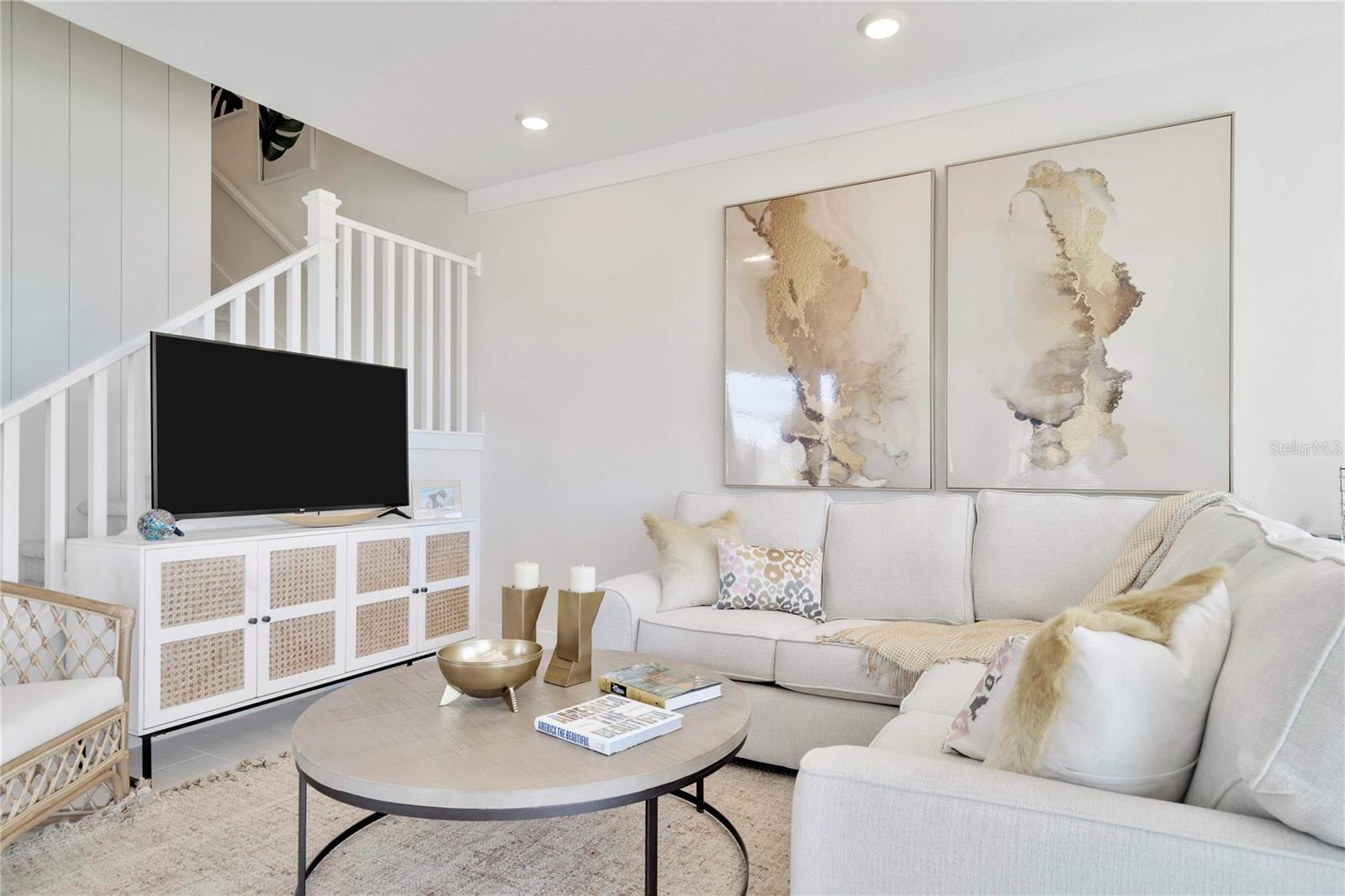 EPPERSON CRYSTAL LAGOON TWNHMS - Residential