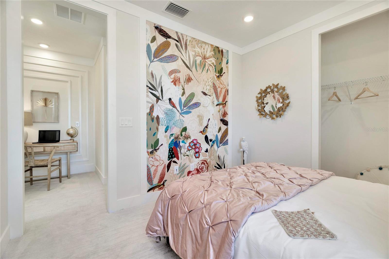 EPPERSON CRYSTAL LAGOON TWNHMS - Residential