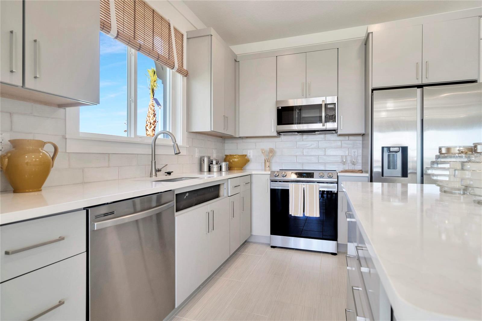 EPPERSON CRYSTAL LAGOON TWNHMS - Residential