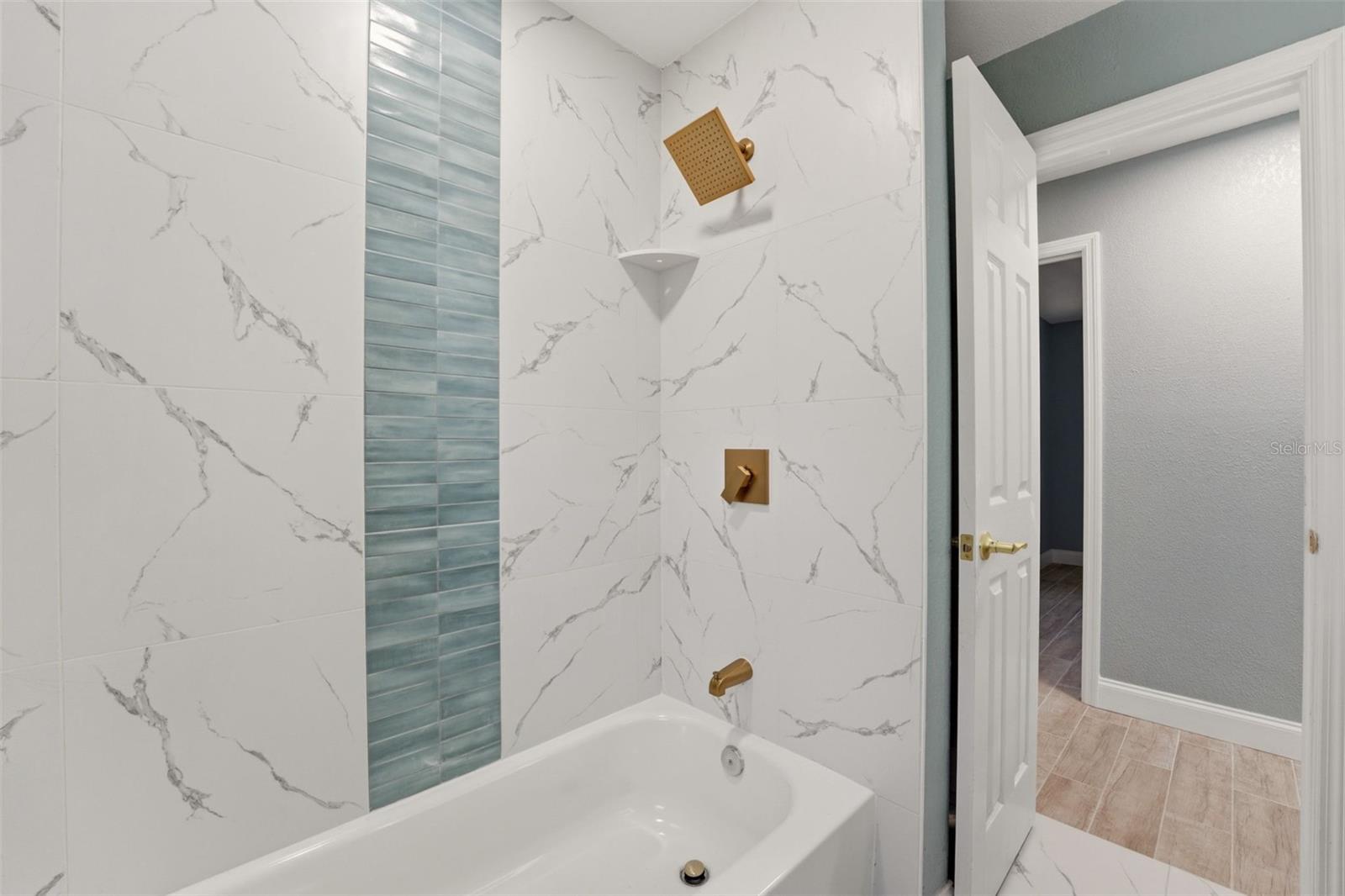 SOUTH POINTE WOODS - Residential