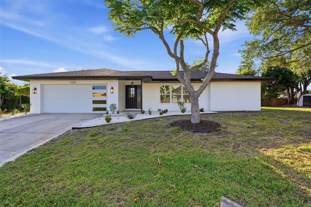 Photo of 3356 Plantation Place, Sarasota, FL 34231 (MLS # L4961906)