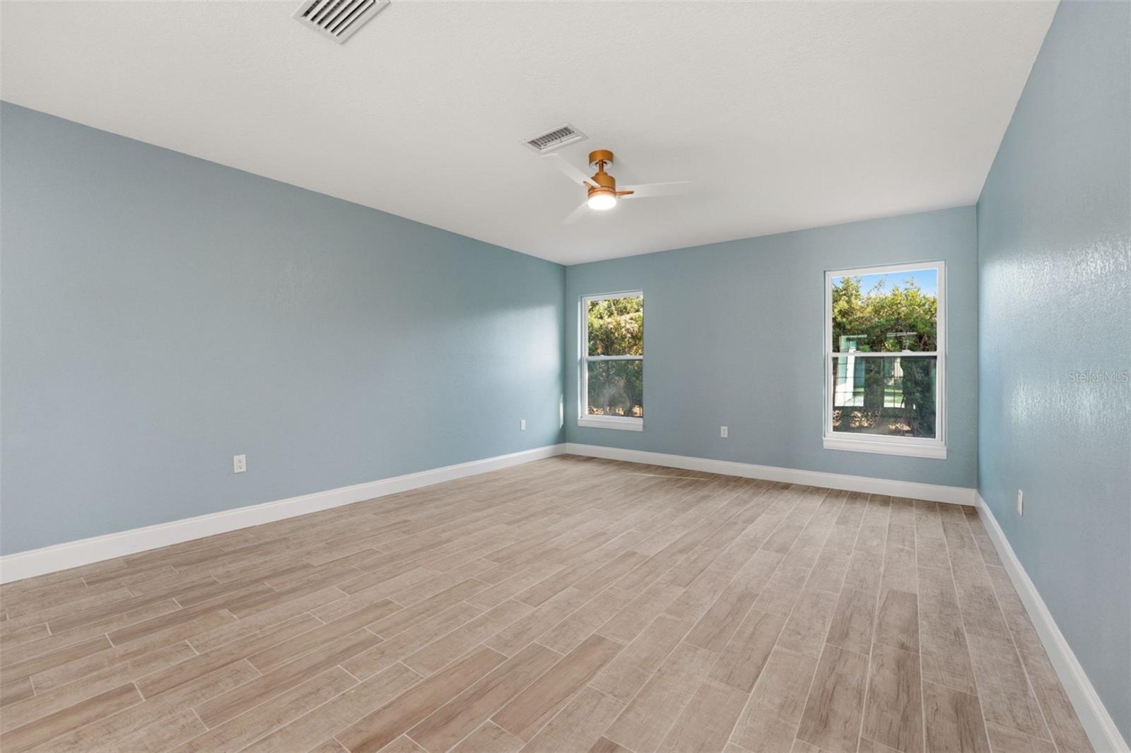 SOUTH POINTE WOODS - Residential