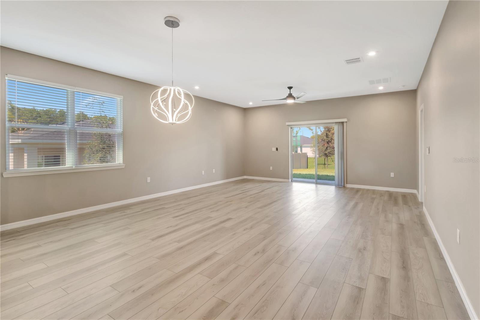 HIDDEN COVE - Residential