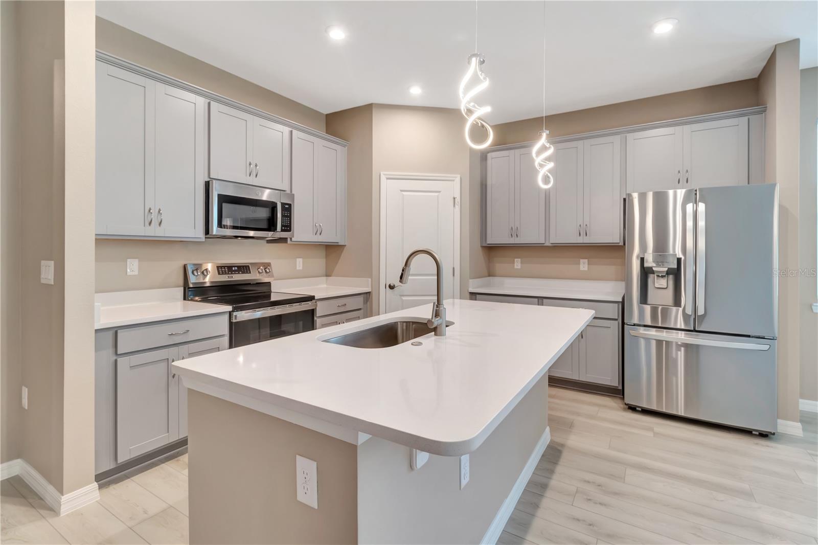 HIDDEN COVE - Residential