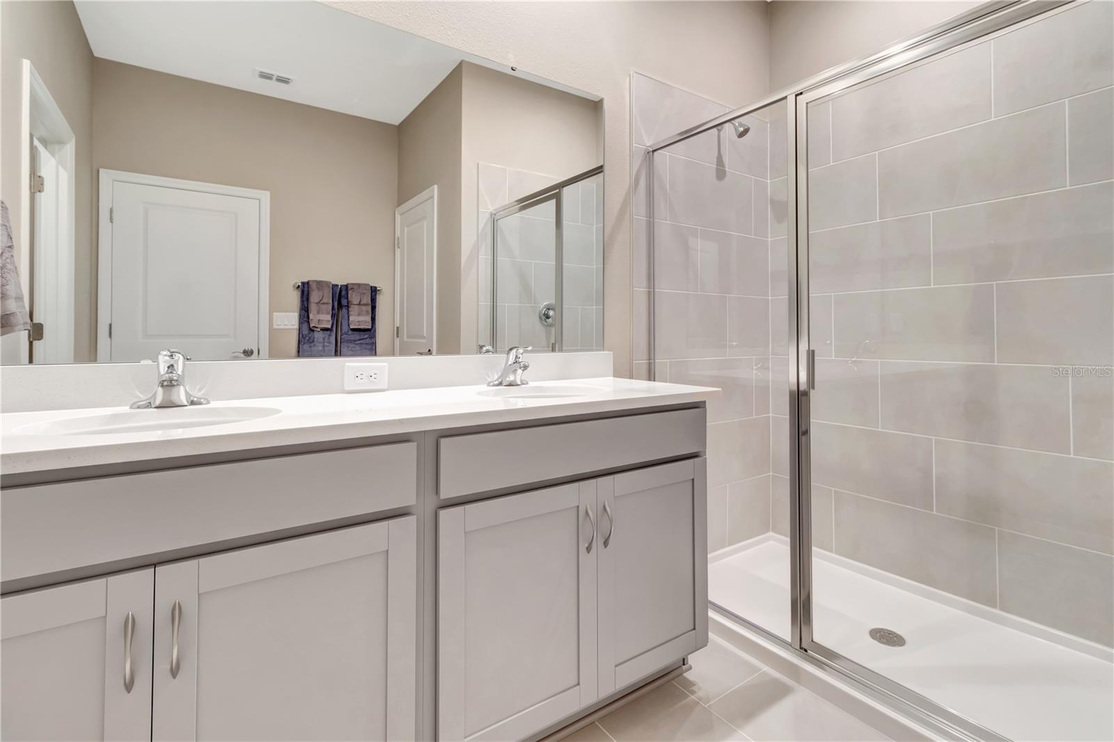 HIDDEN COVE - Residential