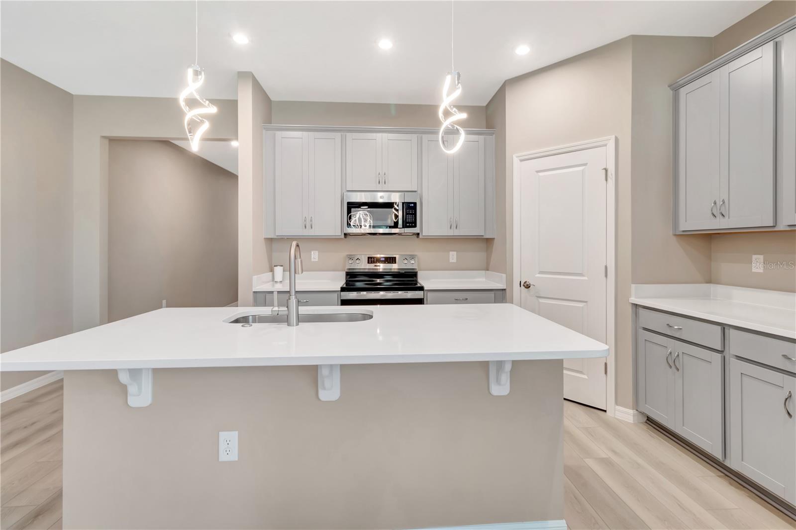 HIDDEN COVE - Residential