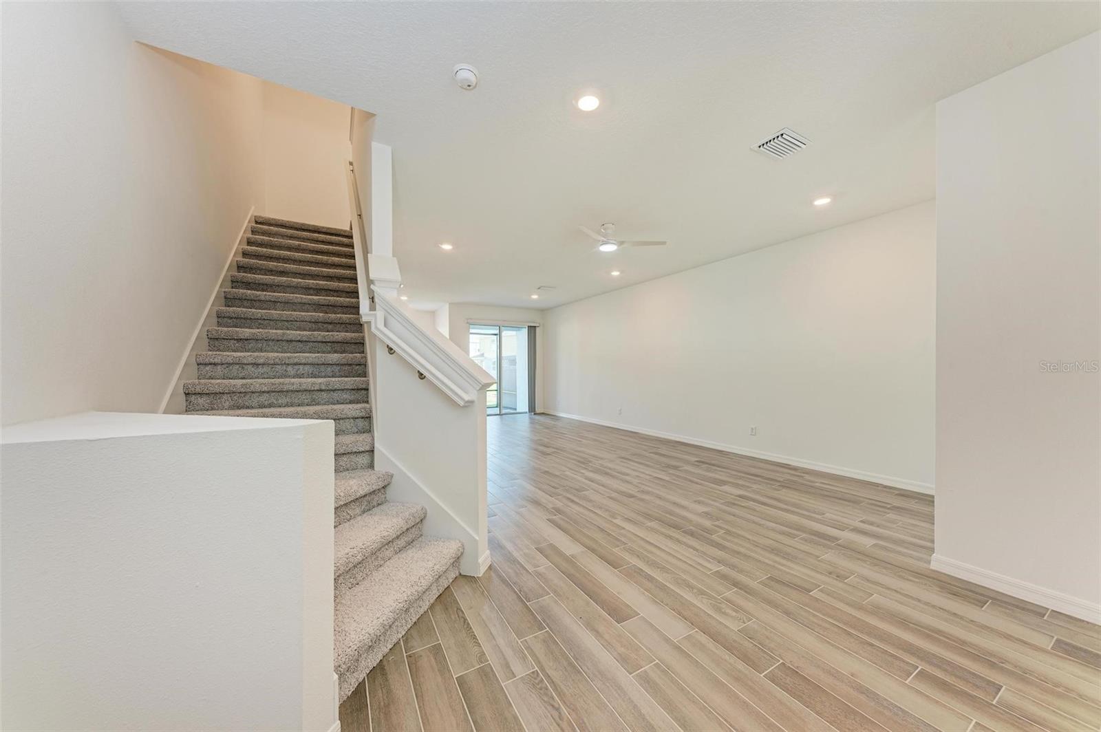 SIENNA PARK TOWNHOMES AT UNIVERSITY - Residential Lease