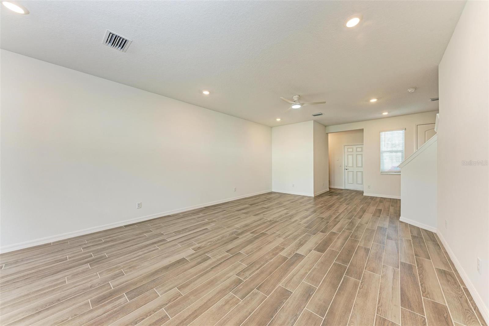 SIENNA PARK TOWNHOMES AT UNIVERSITY - Residential Lease