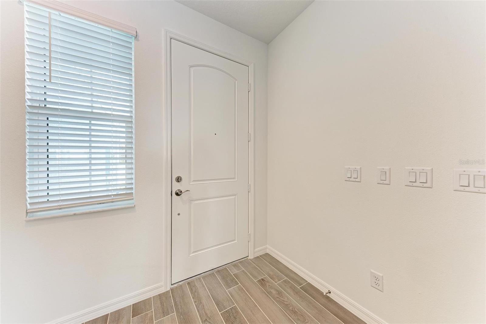 SIENNA PARK TOWNHOMES AT UNIVERSITY - Residential Lease
