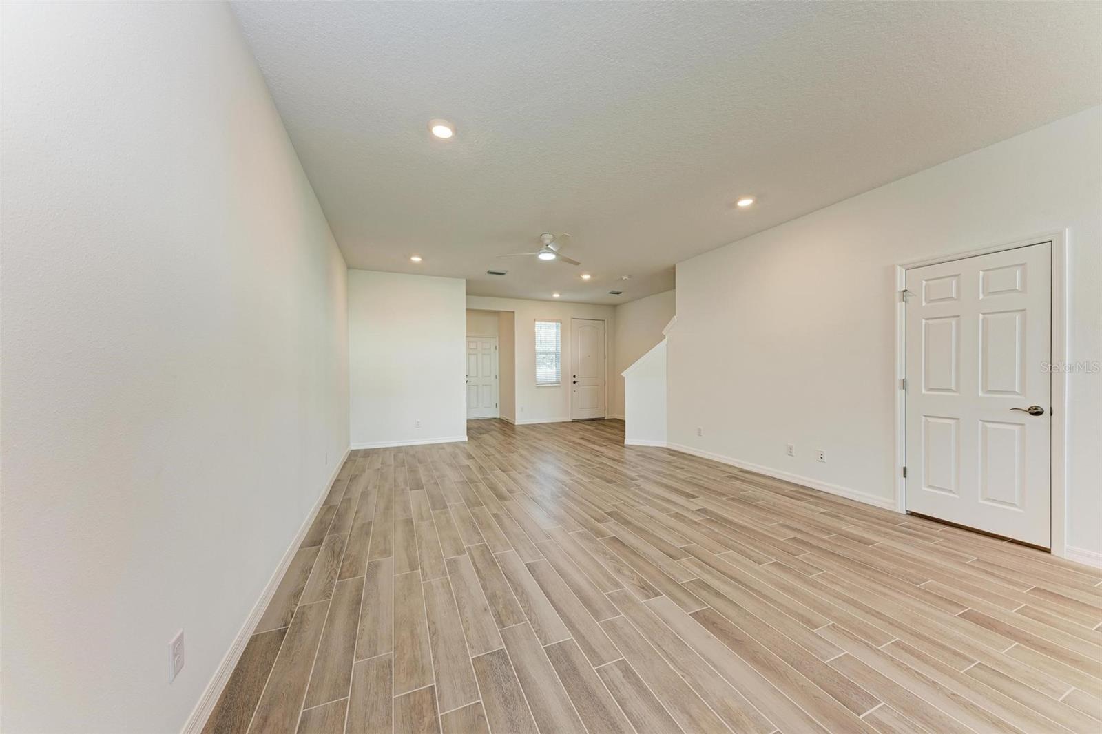 SIENNA PARK TOWNHOMES AT UNIVERSITY - Residential Lease