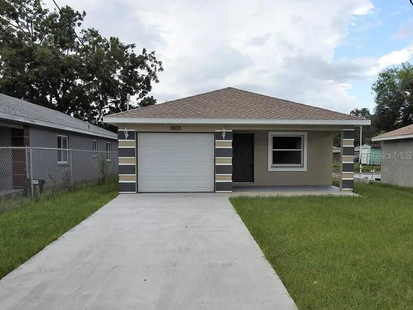 Built in 2019 | No HOA, No Restrictions!**
Looking for a home without the hassle of HOA fees or restrictions? This **2019 Perry Model** offers the perfect blend of comfort, style, and convenience.
Featuring **3 bedrooms and 2 bathrooms**, this home was thoughtfully designed with an **open-concept kitchen overlooking the great room**—ideal for entertaining and everyday living.
You’ll enjoy **modern finishes and appliances**, including a refrigerator, dishwasher, range, microwave, and garbage disposal—all included for your convenience.
Location Highlights
* Minutes from **Ellenton Premium Outlets** and I-75
* Less than 25 minutes to **University Town Center Mall**, Sarasota, Bradenton, St. Petersburg Downtown, and Lakewood Ranch
* **Beaches within 25 minutes or less!**
This home is ready for you to move in and make it your own. Don’t wait