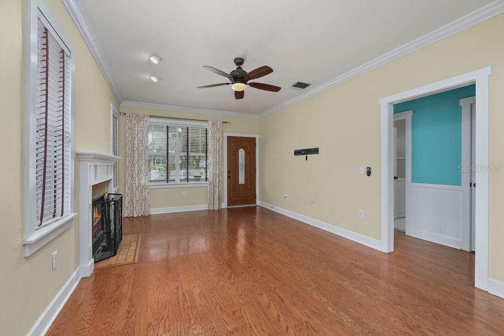 4102 N CENTRAL AVENUE