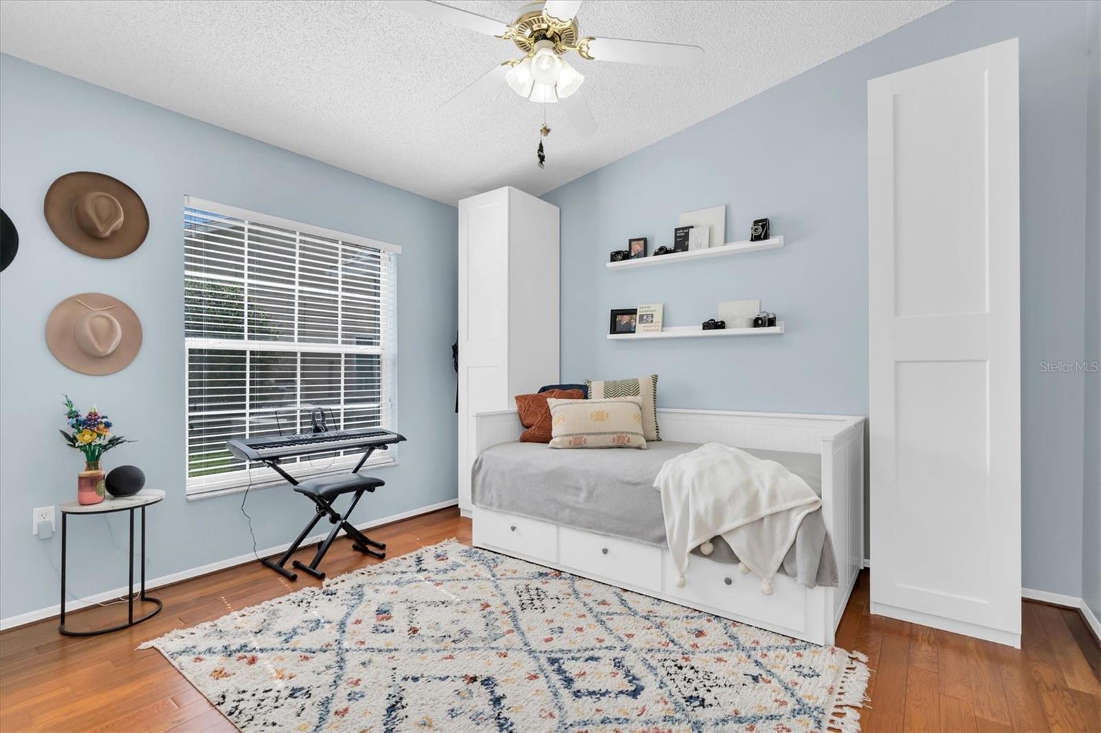 TRINITY OAKS - Residential