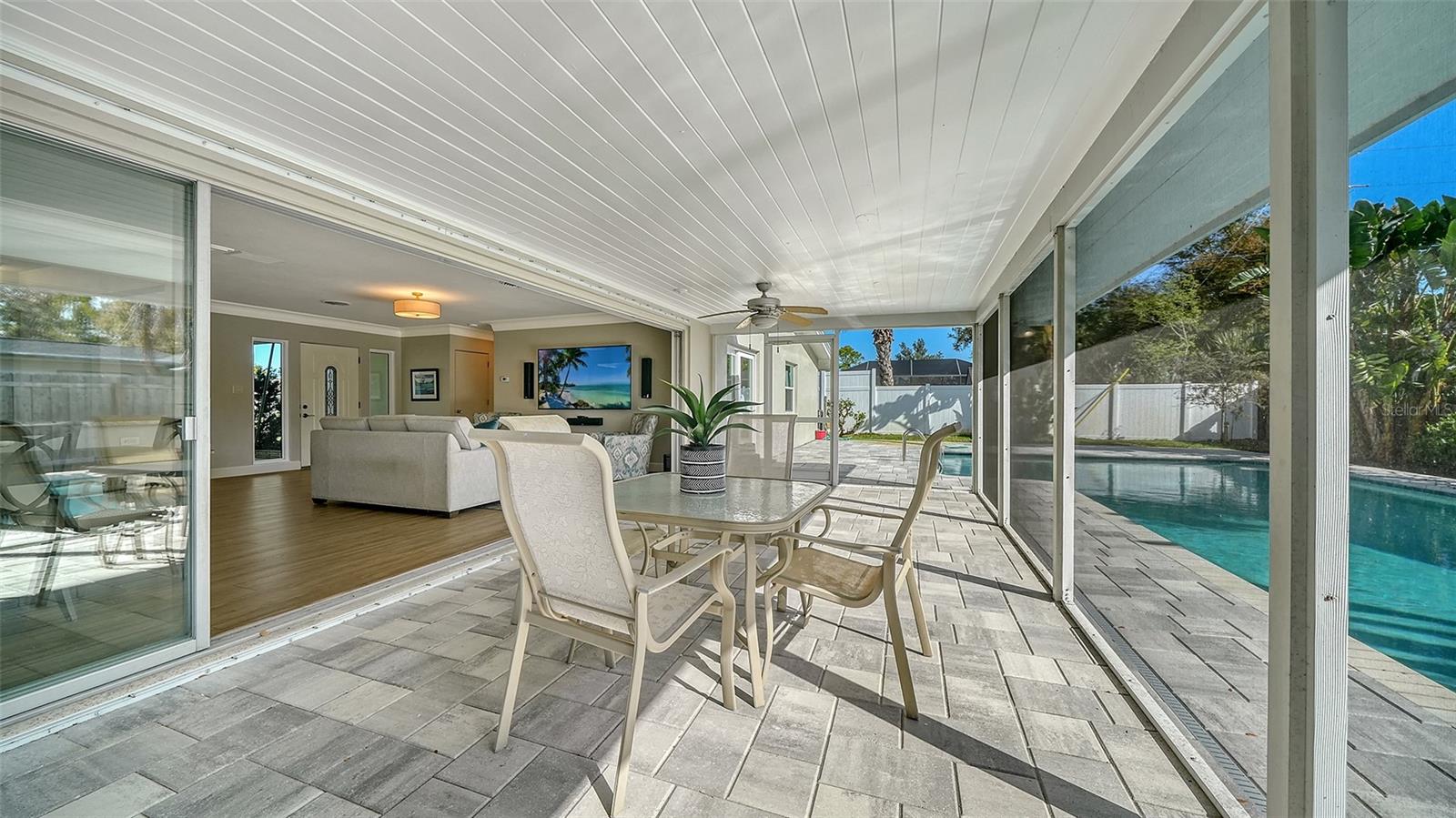 SOUTH GATE - Residential