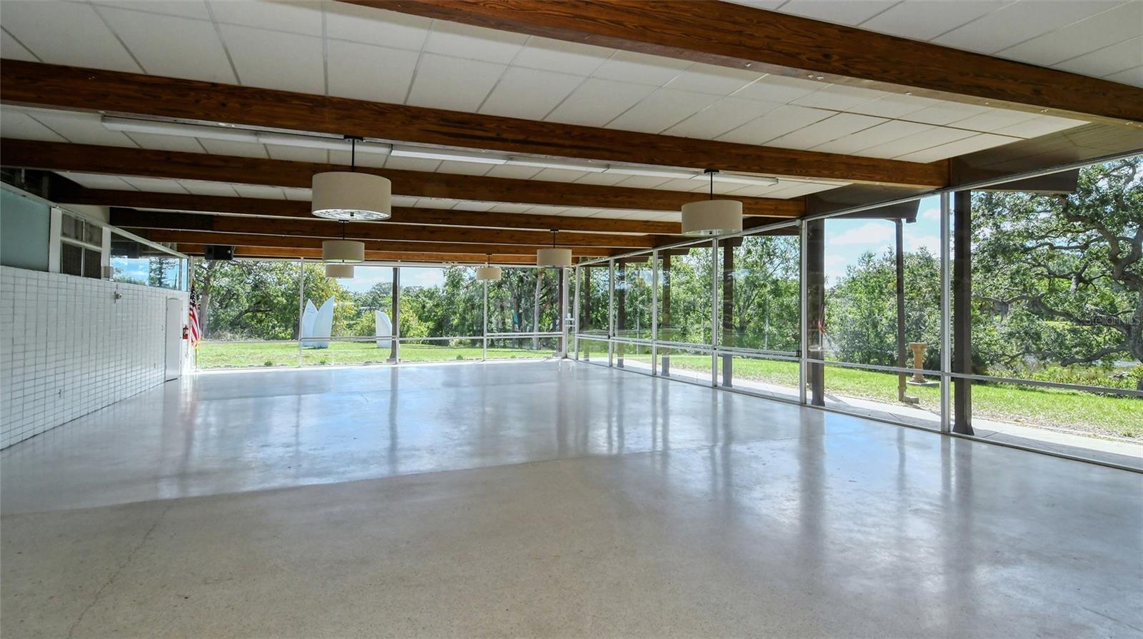 SOUTH GATE - Residential