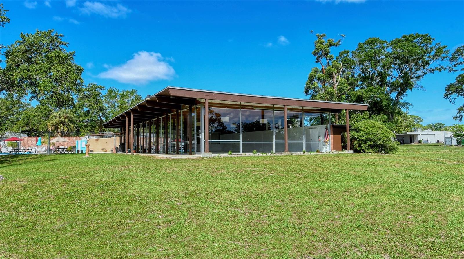 SOUTH GATE - Residential