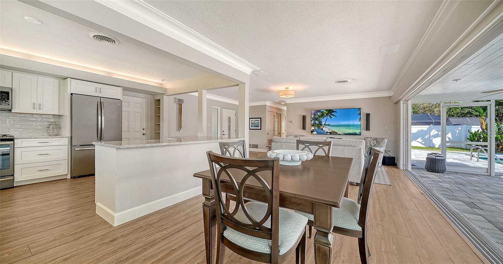 SOUTH GATE - Residential