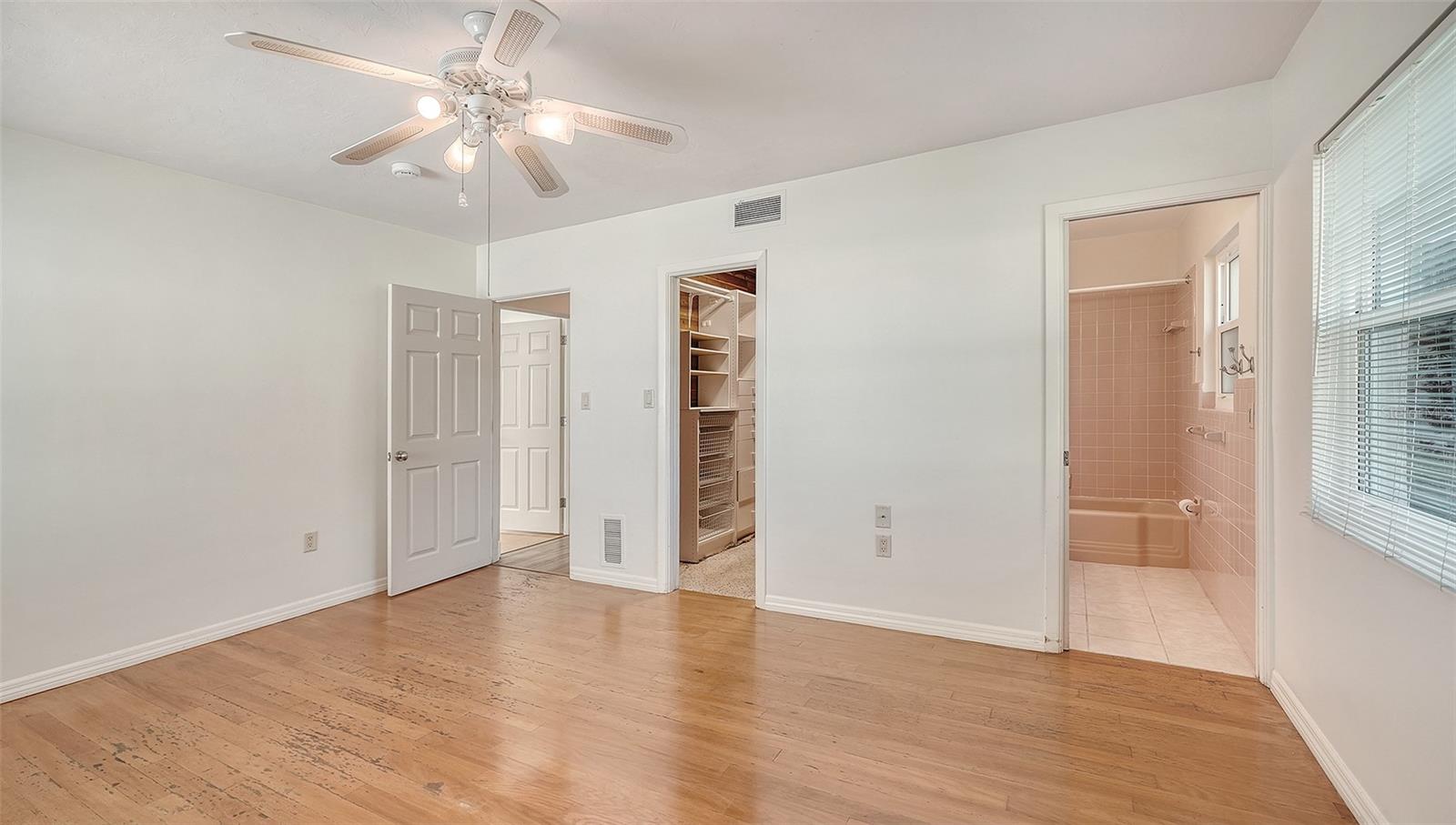 SOUTH GATE - Residential