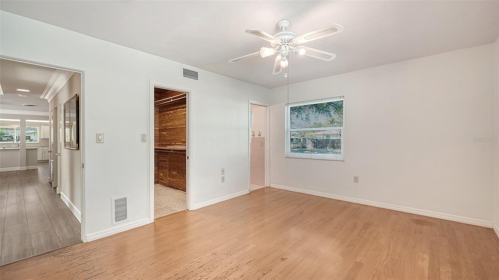 SOUTH GATE - Residential