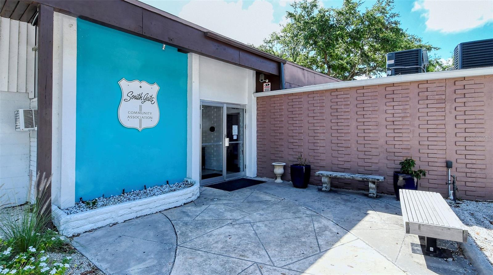 SOUTH GATE - Residential