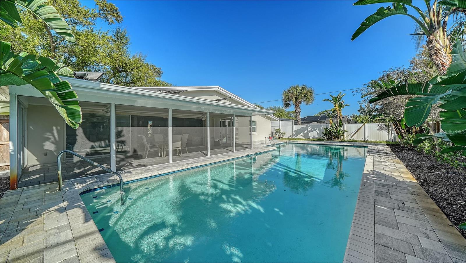 SOUTH GATE - Residential