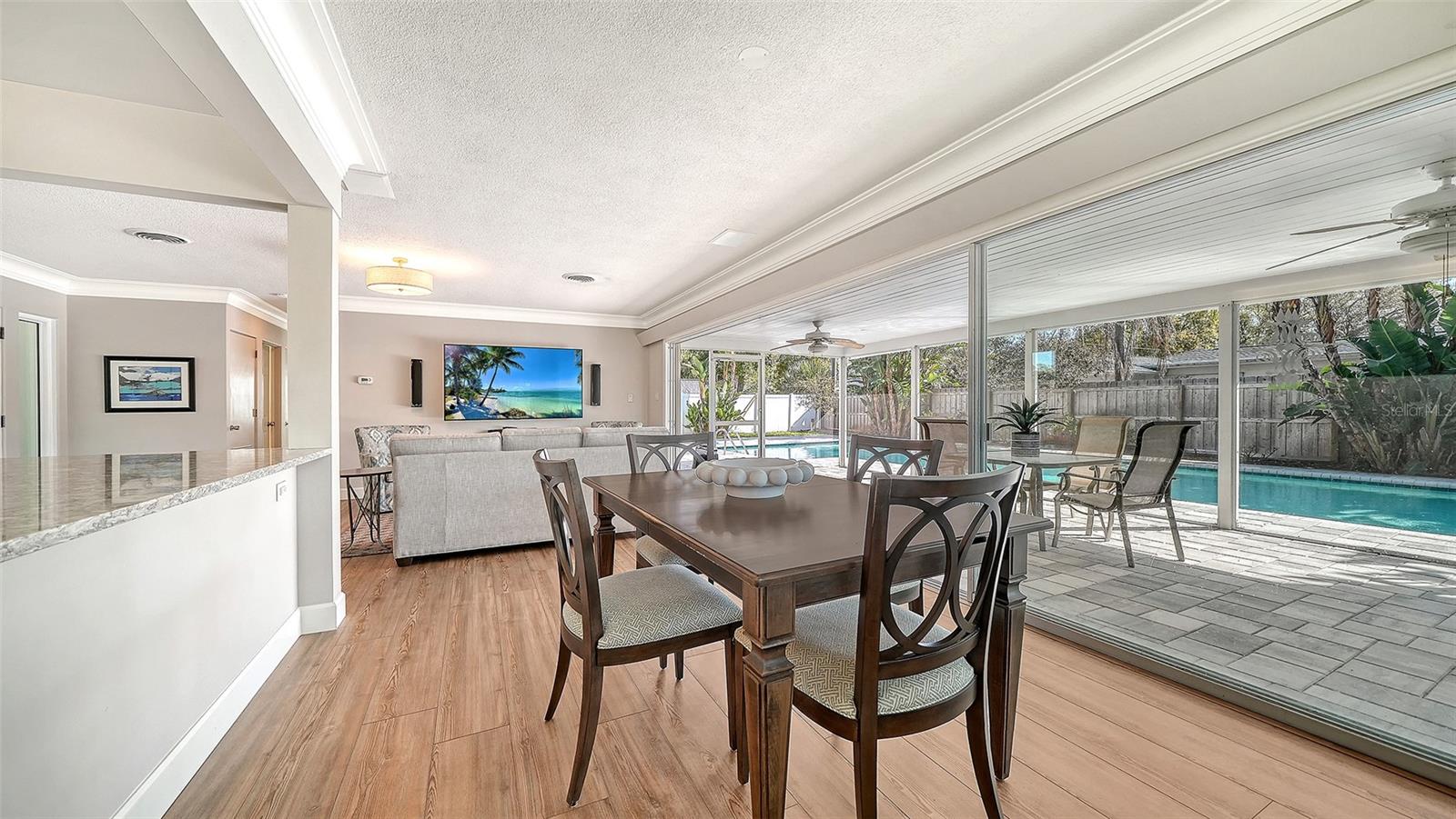 SOUTH GATE - Residential