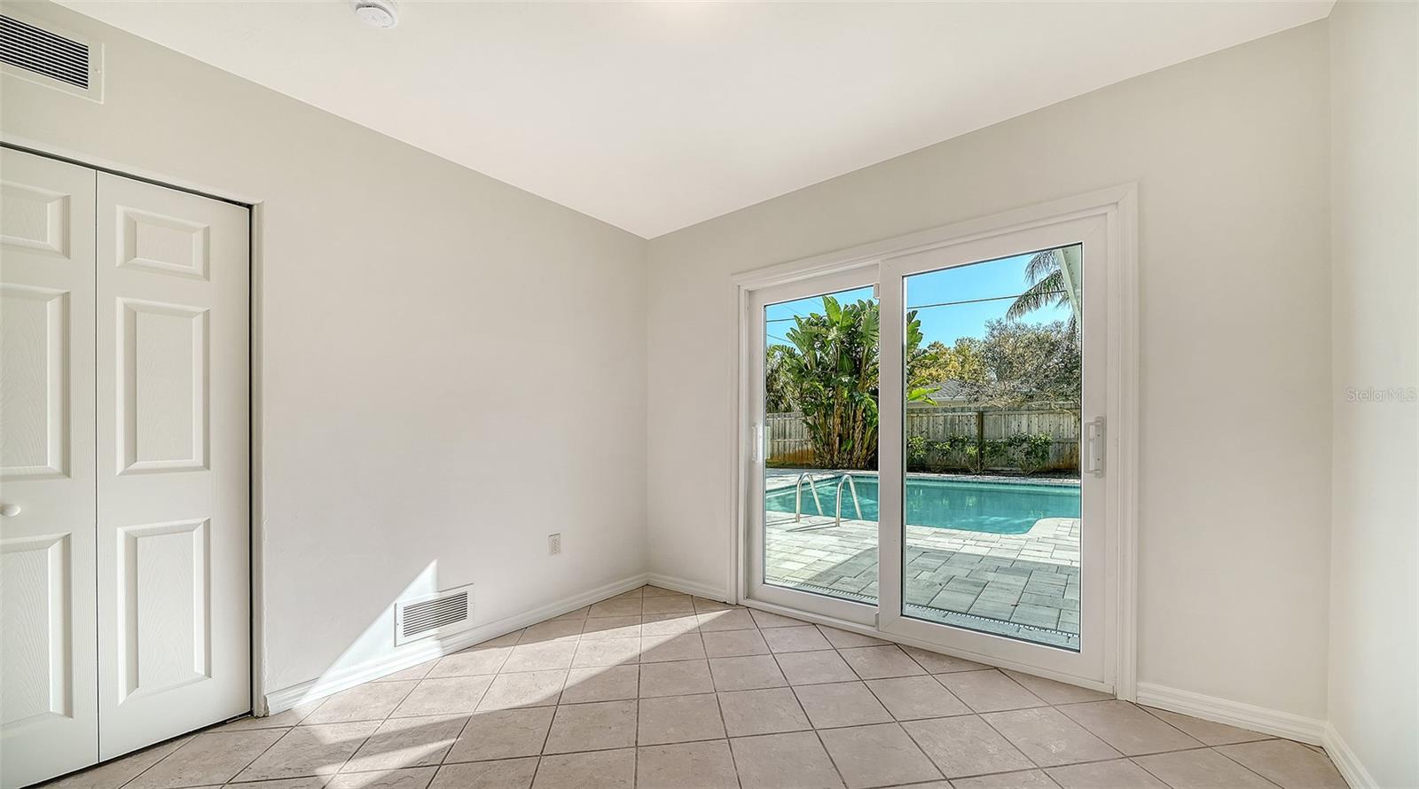 SOUTH GATE - Residential