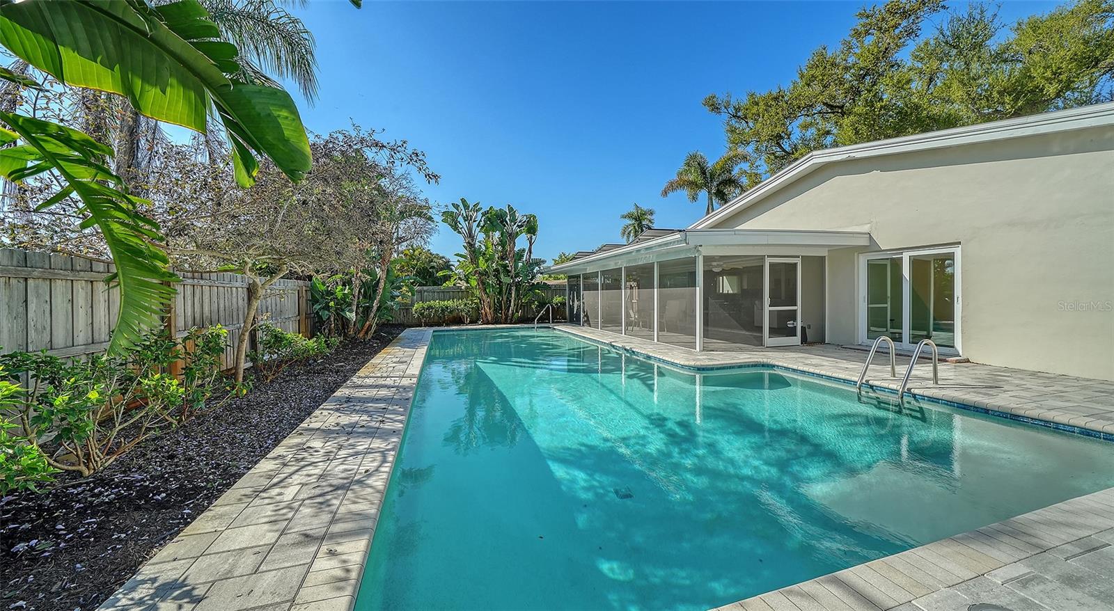 SOUTH GATE - Residential